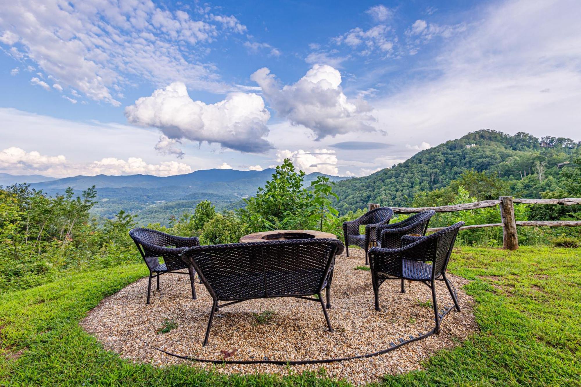 Stunning Mtn. Views! 4Br With All The Amenities! - Vista Vibes- 布赖森城 外观 照片